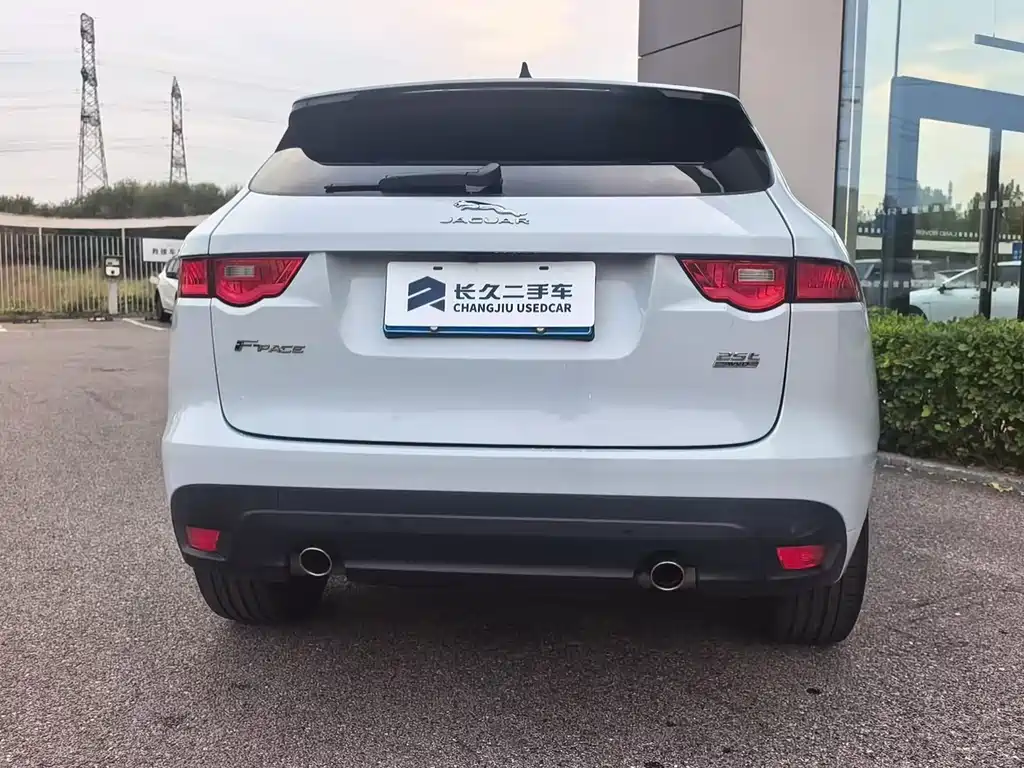 Jaguar F-PACE — миниатюра 4