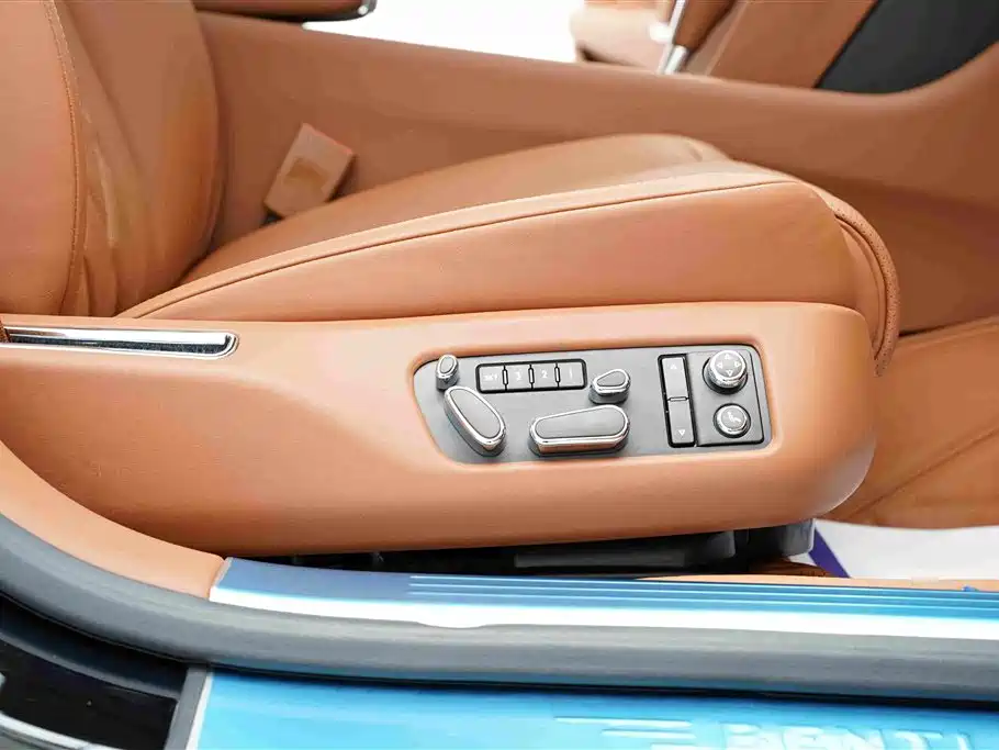Bentley Flying Spur — миниатюра 24