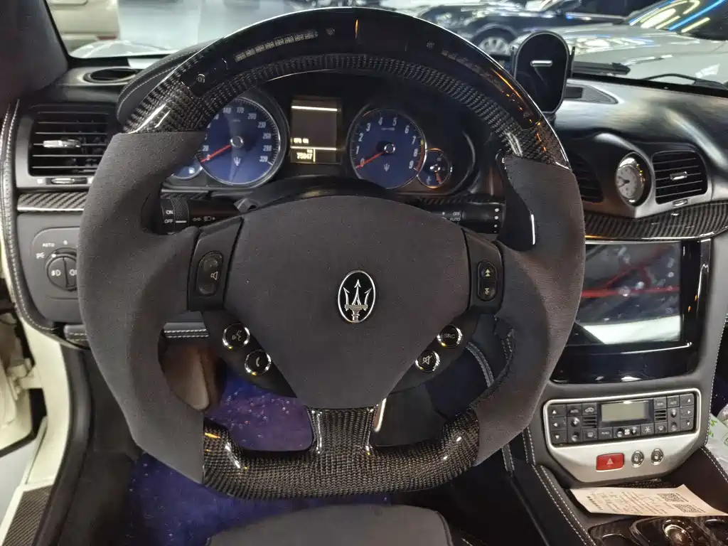 Maserati GranTurismo — миниатюра 8