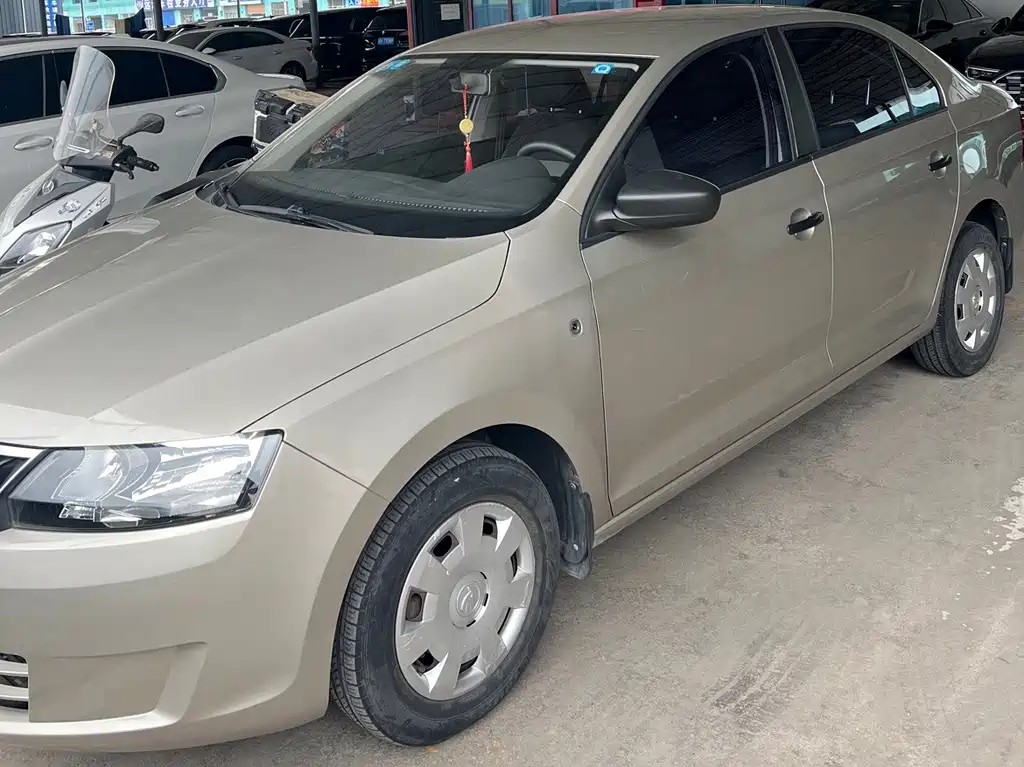 Skoda Rapid — миниатюра 2