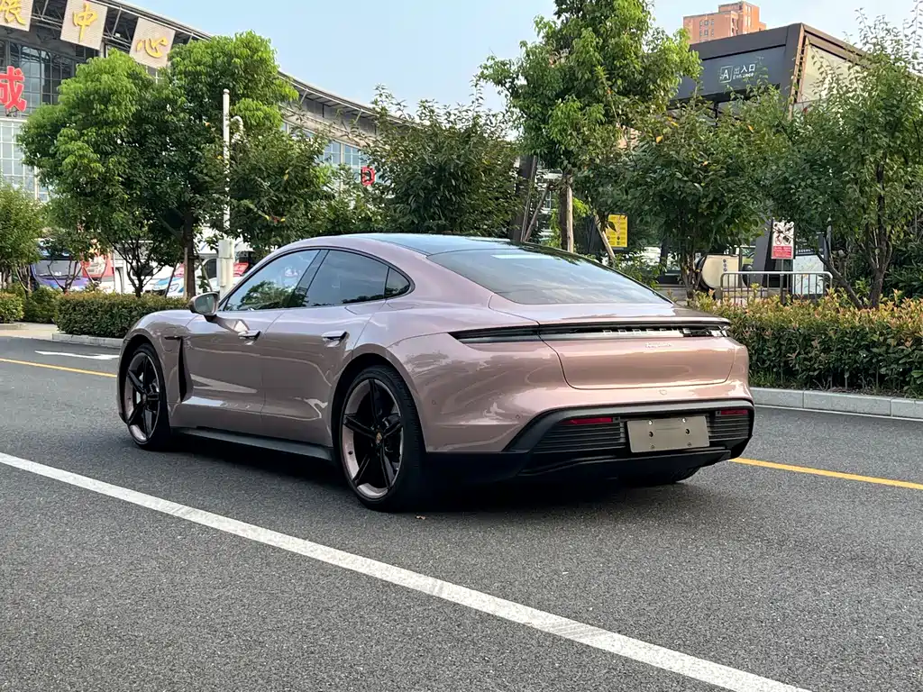 Porsche Taycan — миниатюра 15
