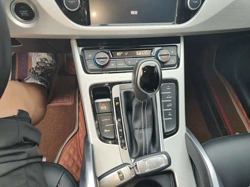 Geely Boyue — миниатюра 14