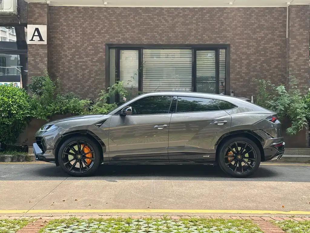 Lamborghini Urus — миниатюра 5