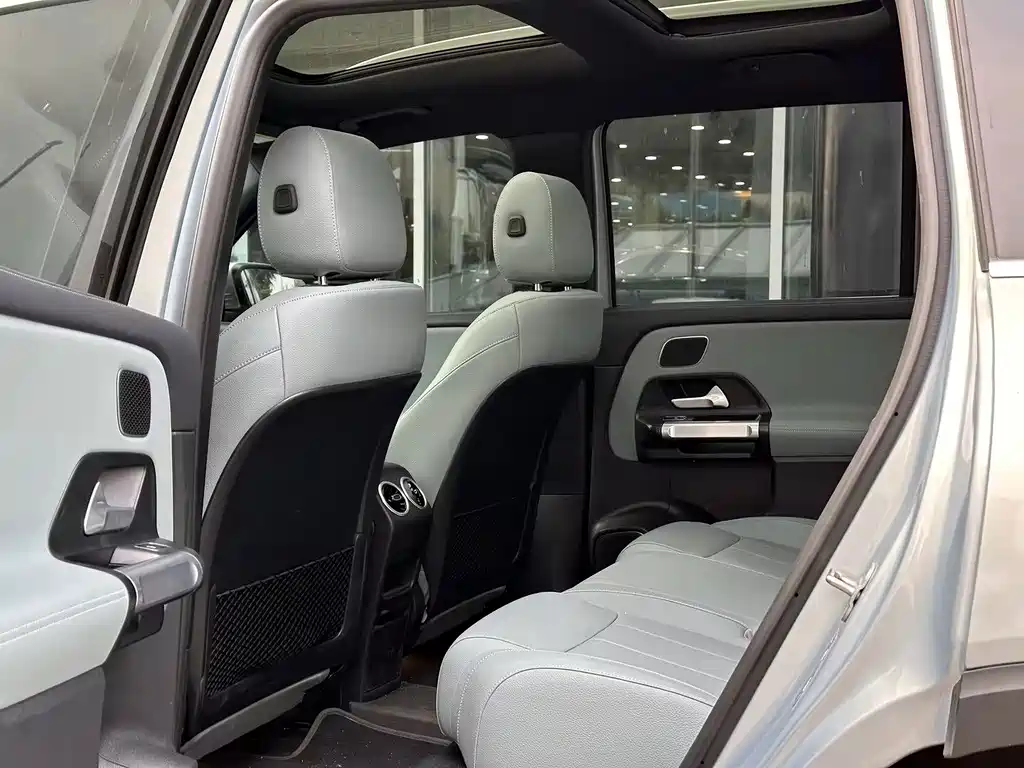 Mercedes-Benz EQB — миниатюра 10