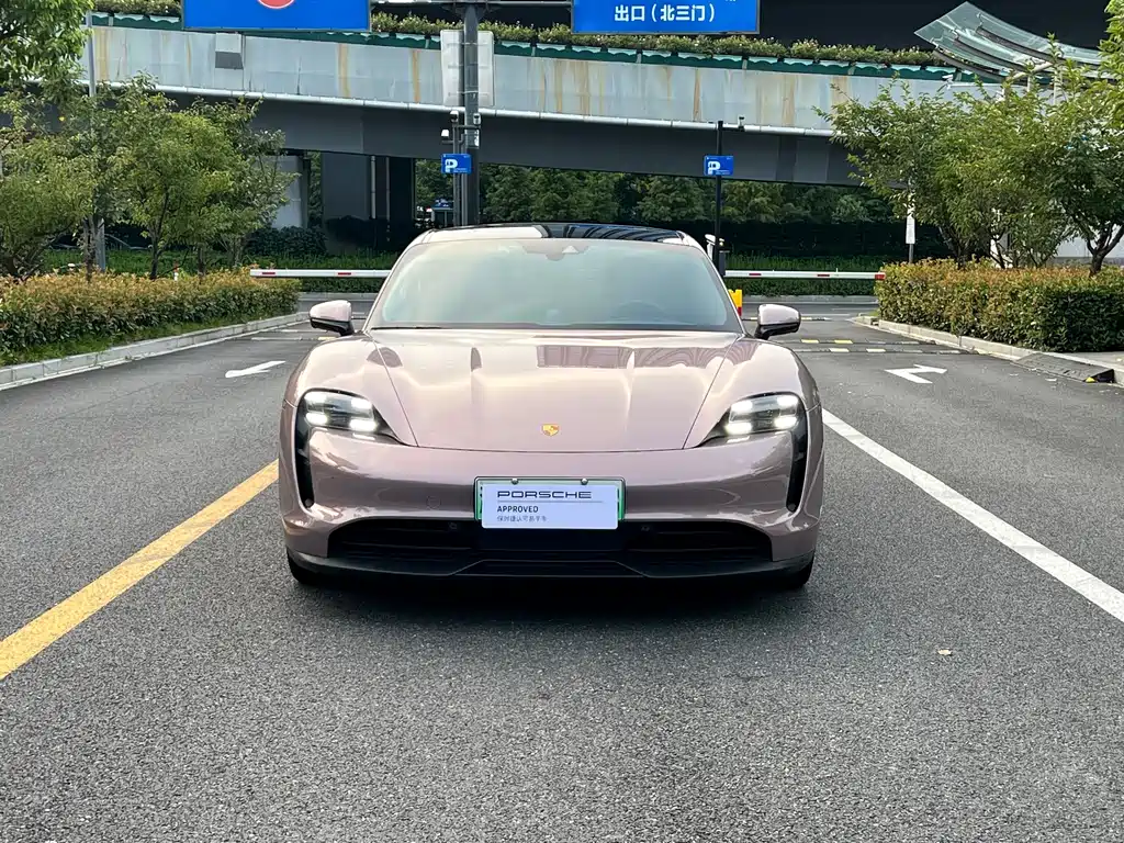 Porsche Taycan — миниатюра 2
