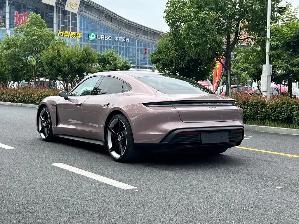 Porsche Taycan — миниатюра 11