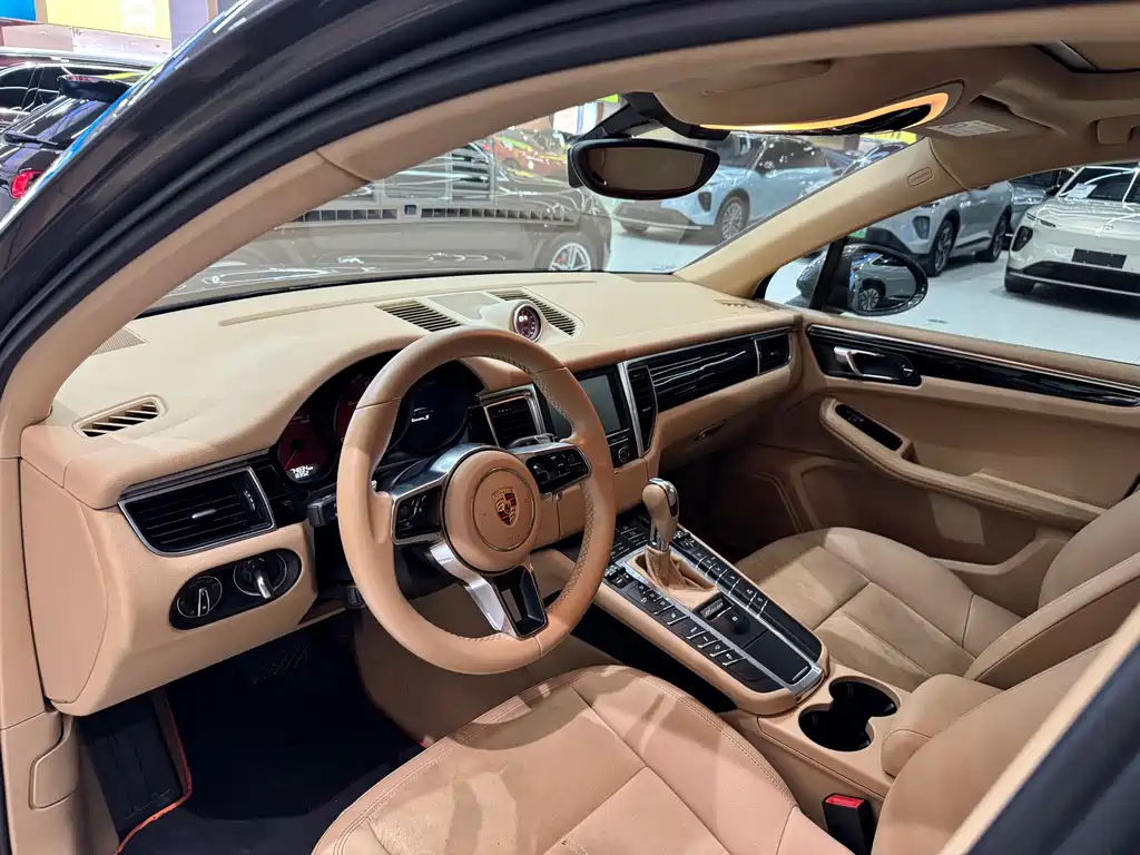 Porsche Macan — миниатюра 7