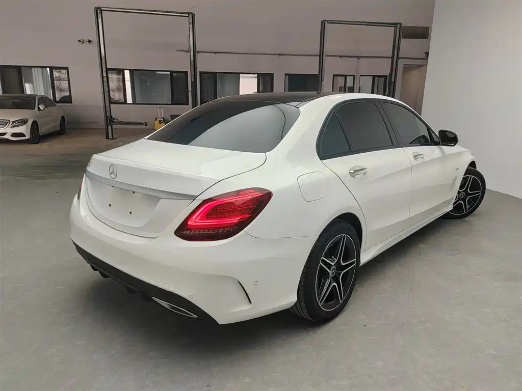Mercedes-Benz C-Class — миниатюра 15