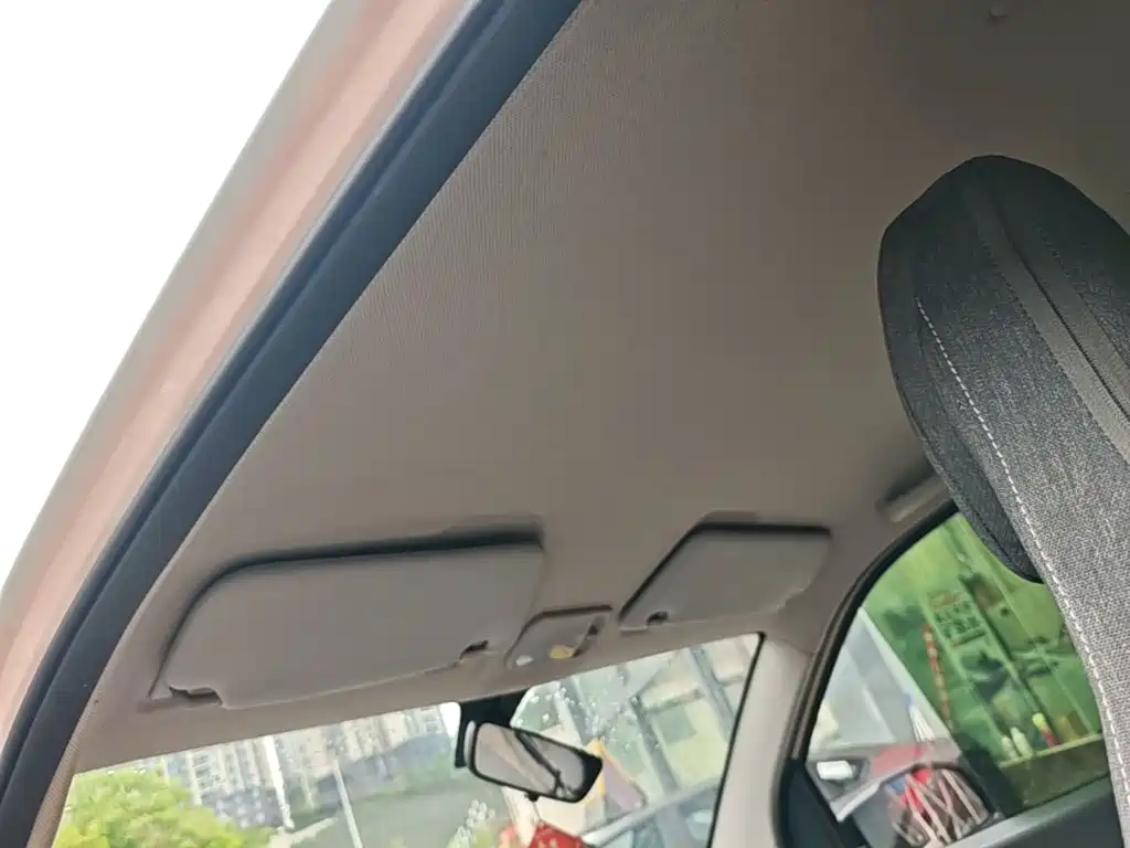 Wuling MINIEV — миниатюра 18