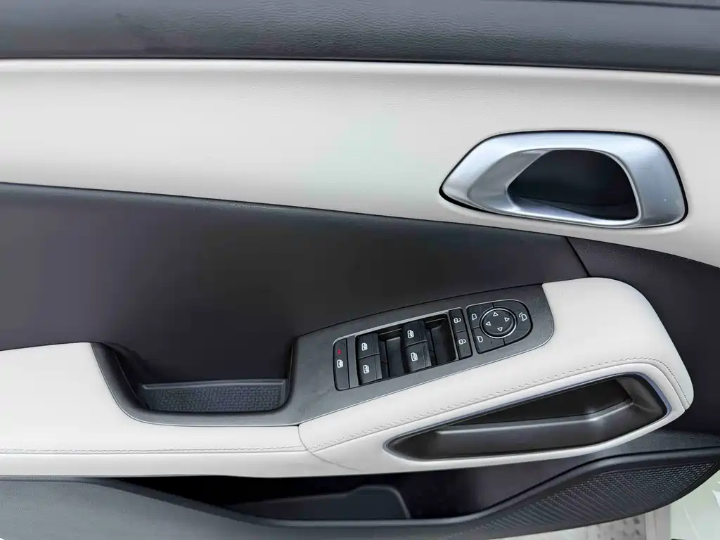 BYD Yuan UP — миниатюра 8