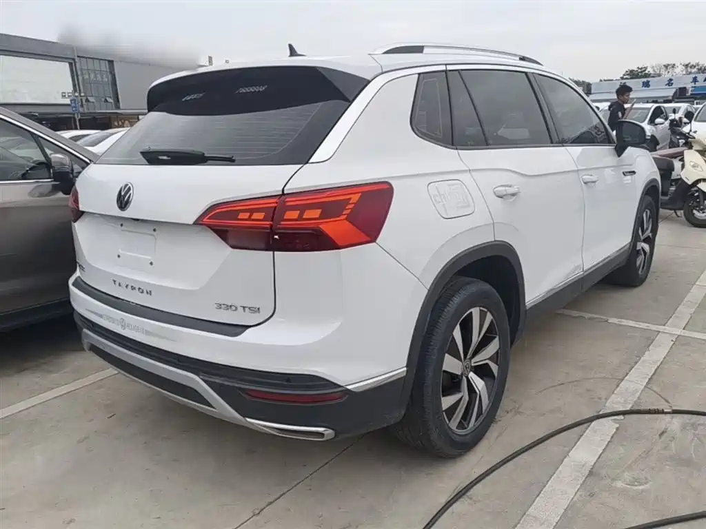 Volkswagen Tayron 2021 330TSI 3