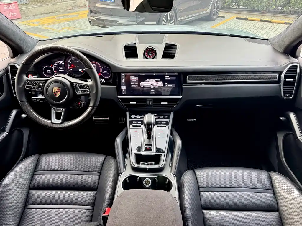 Porsche Cayenne — миниатюра 6