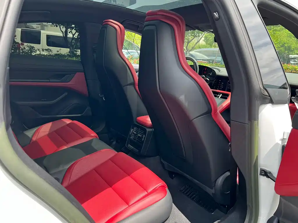 Porsche Taycan — миниатюра 8