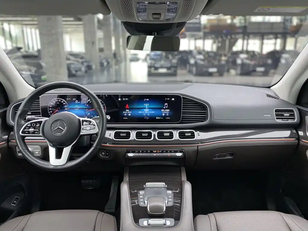 Mercedes-Benz GLS — миниатюра 17