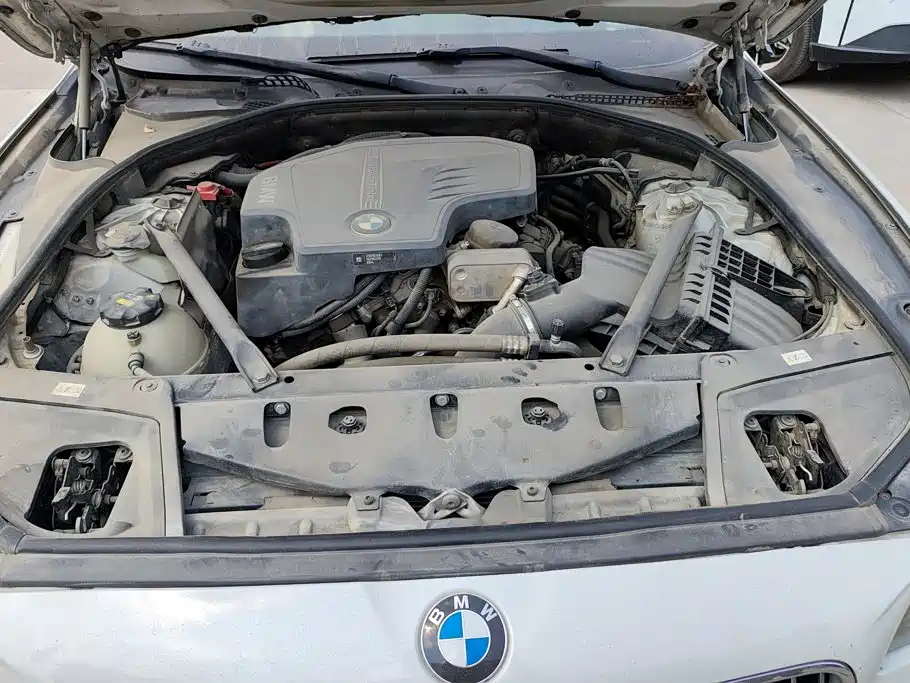BMW 5 Series — миниатюра 10