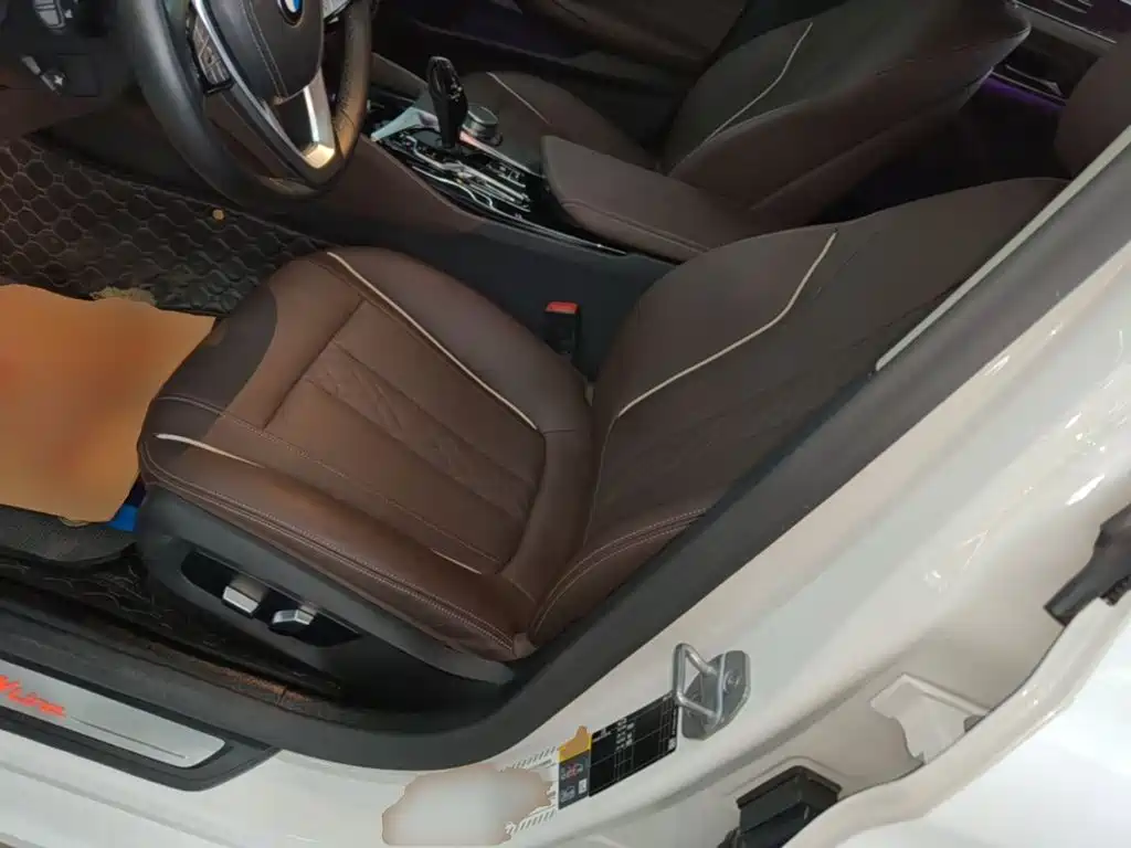BMW 5 Series New Energy — миниатюра 15