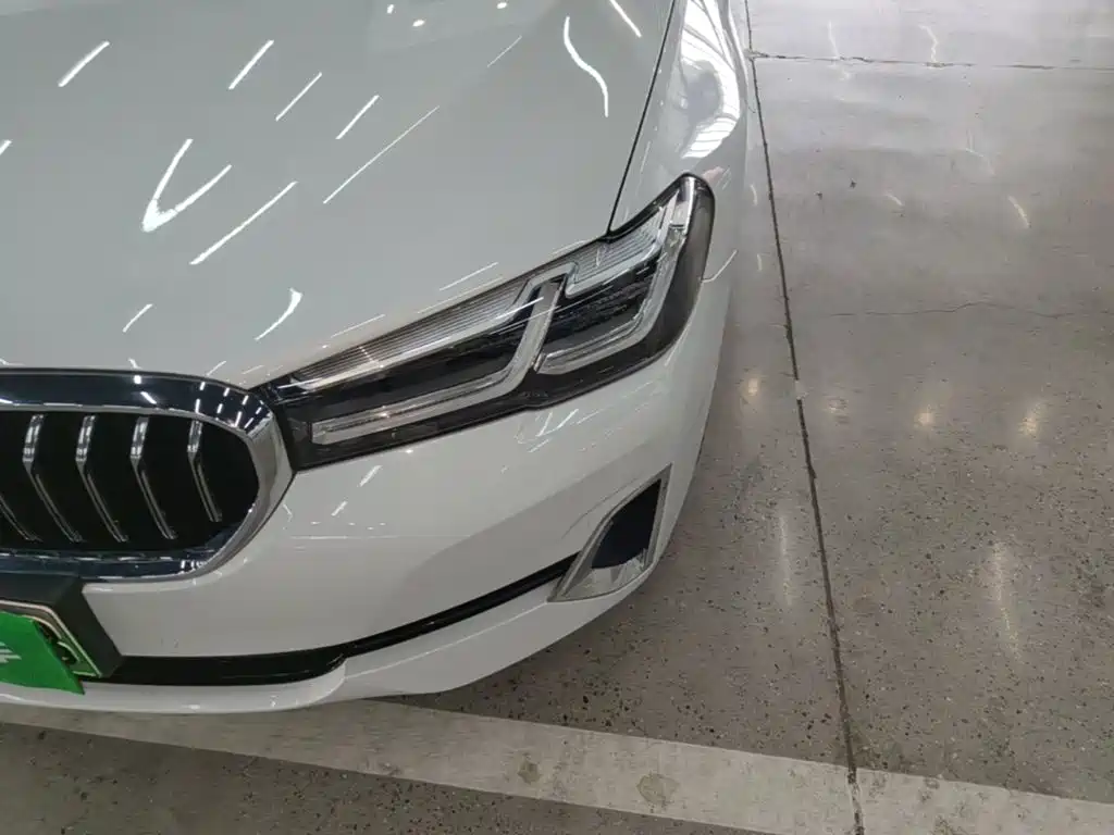 BMW 5 Series New Energy — миниатюра 24