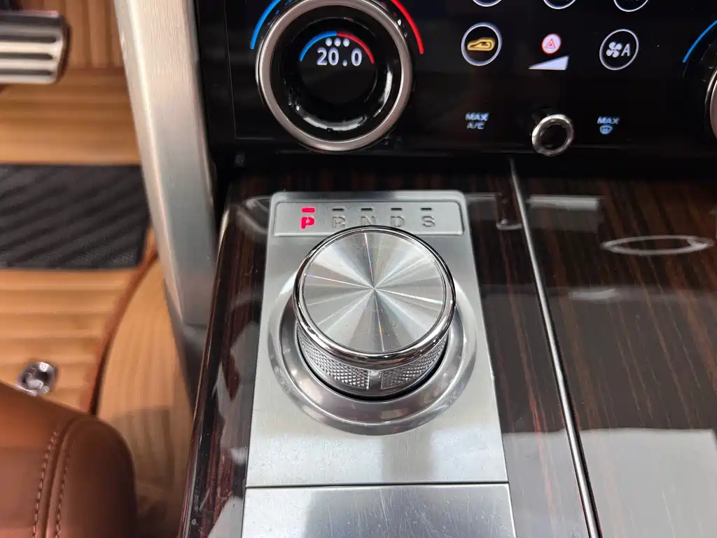 Land Rover Range Rover — миниатюра 22