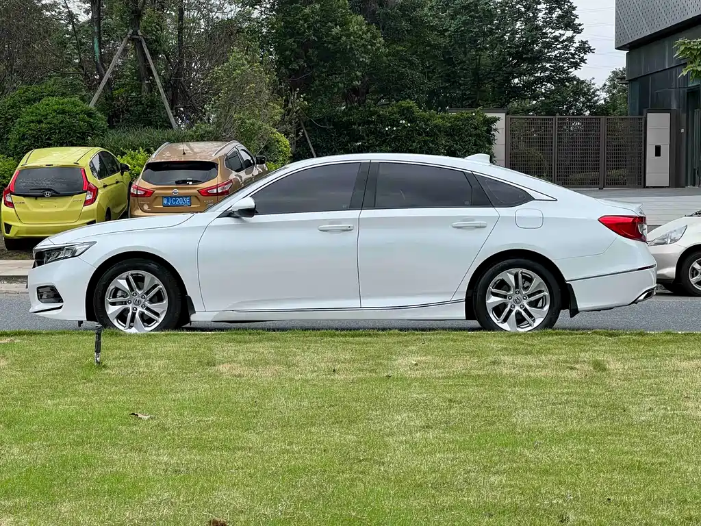 Honda Accord 2018 260TURBO Elite VI