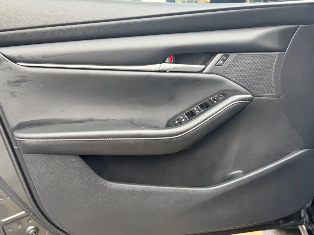 Mazda 3 Axela — миниатюра 9