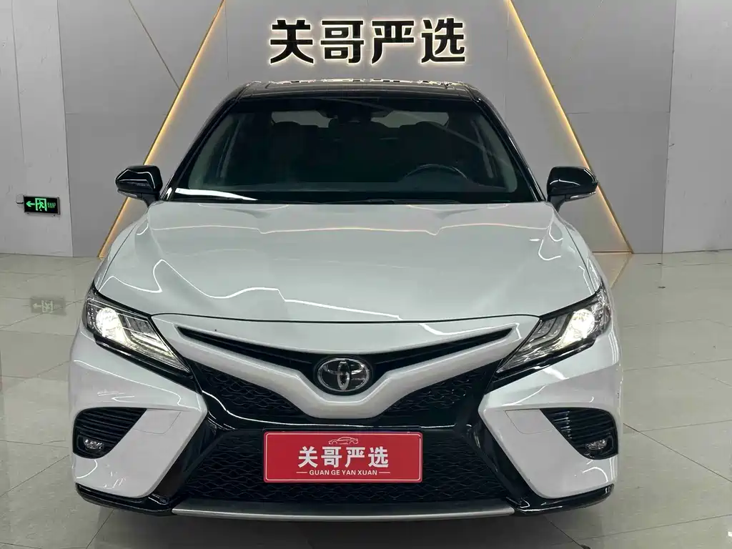 Toyota Camry — миниатюра 2