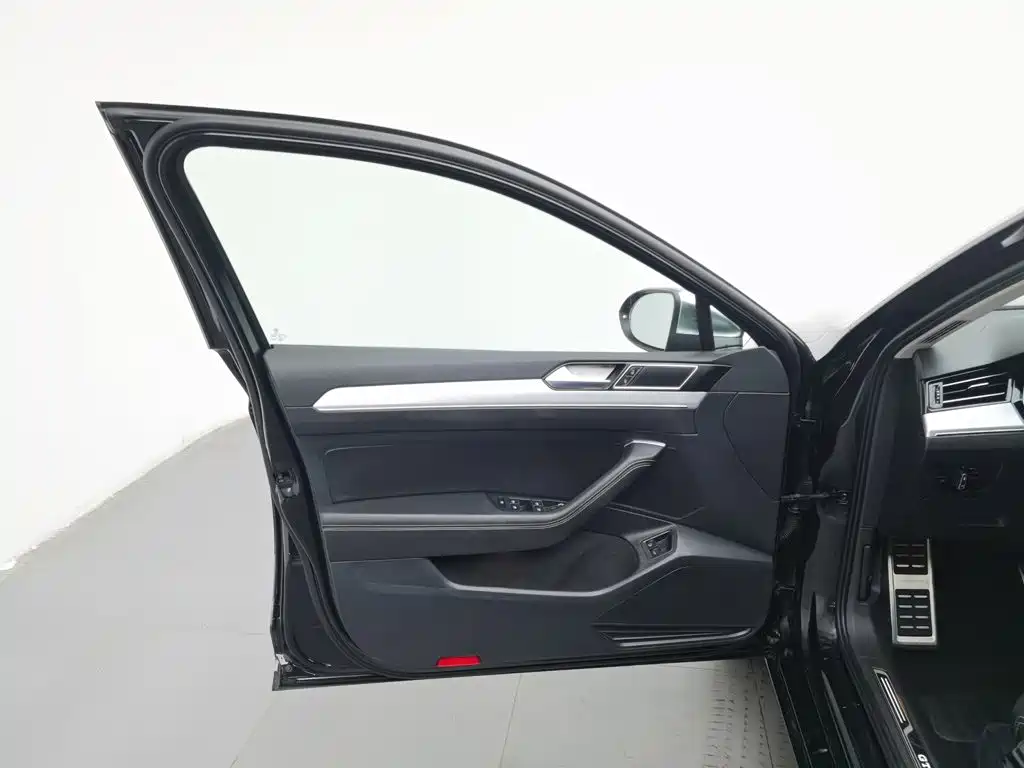 Volkswagen Magotan PHEV — миниатюра 8