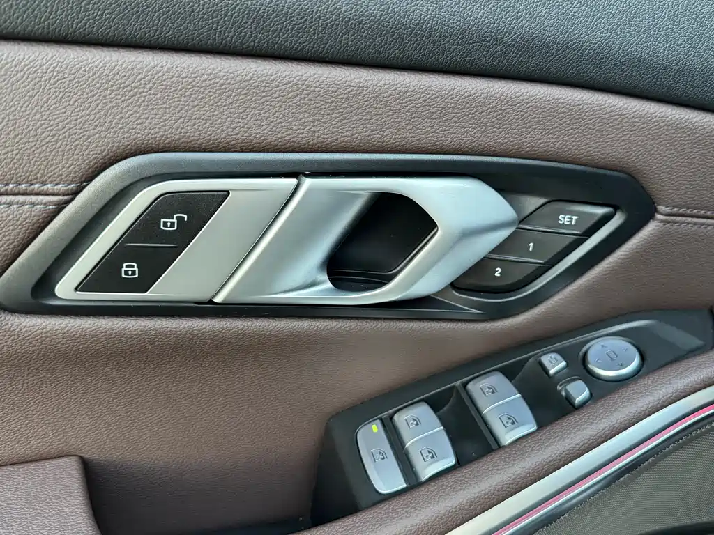 BMW 3 Series — миниатюра 21