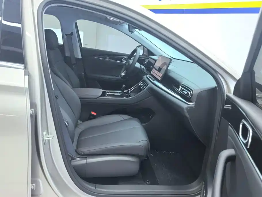Geely Emgrand — миниатюра 8