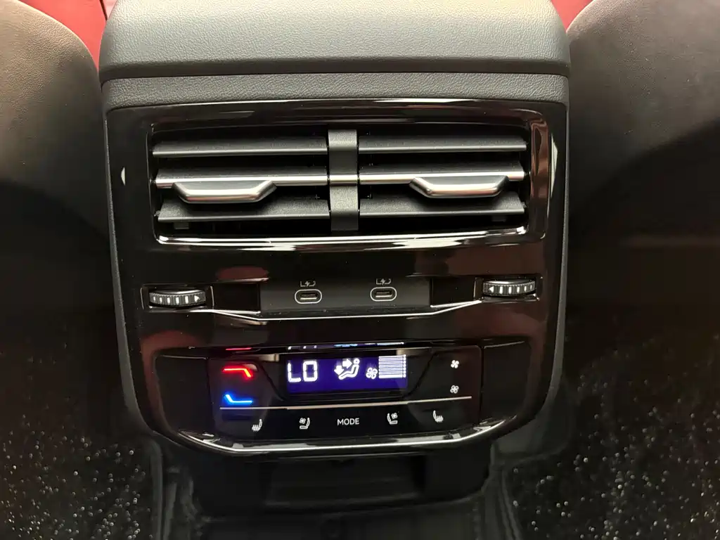 Audi Q6 — миниатюра 18