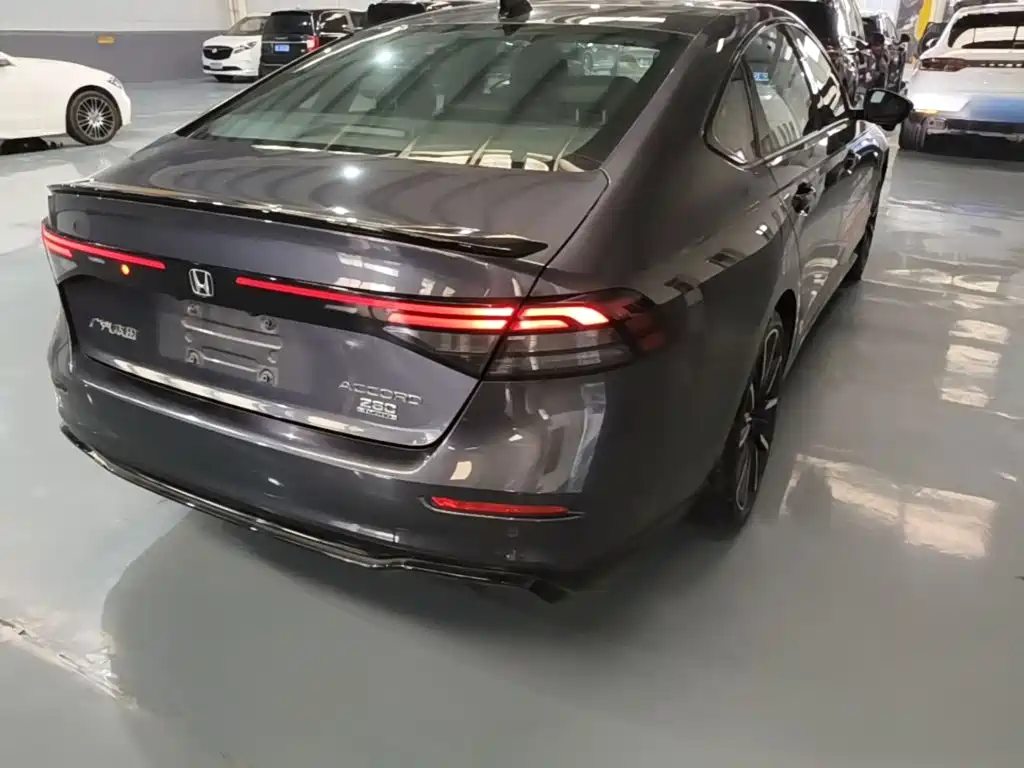 Honda Accord — миниатюра 8