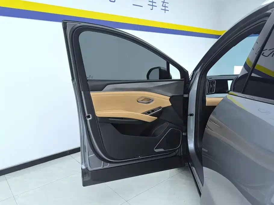 BYD L DM-i — миниатюра 7