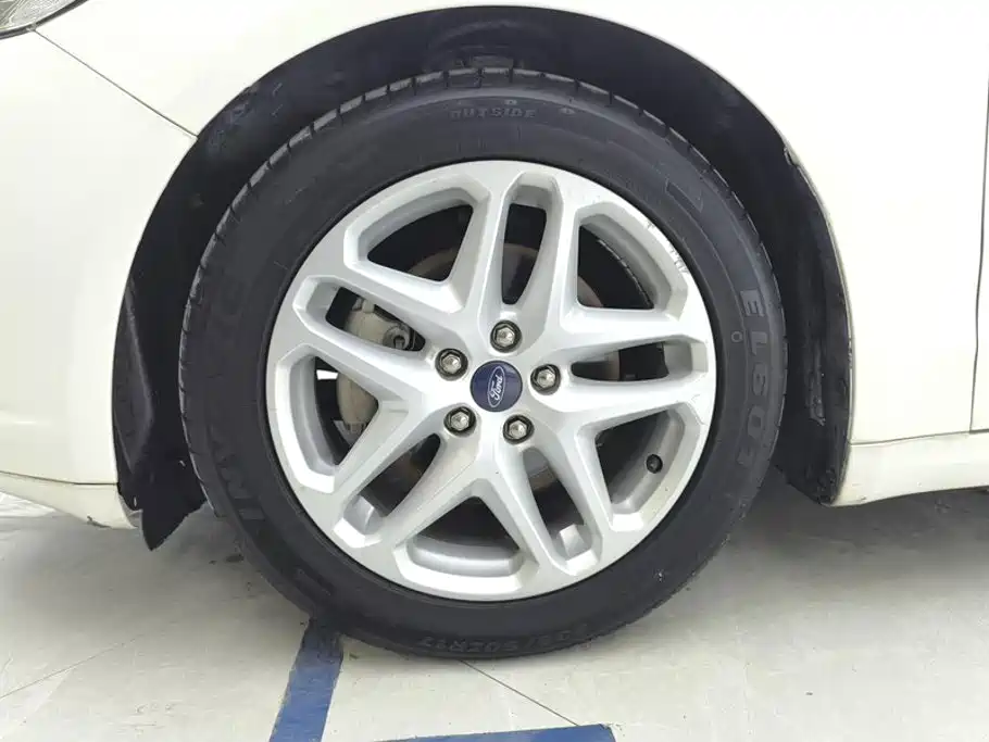 Ford Mondeo — миниатюра 6