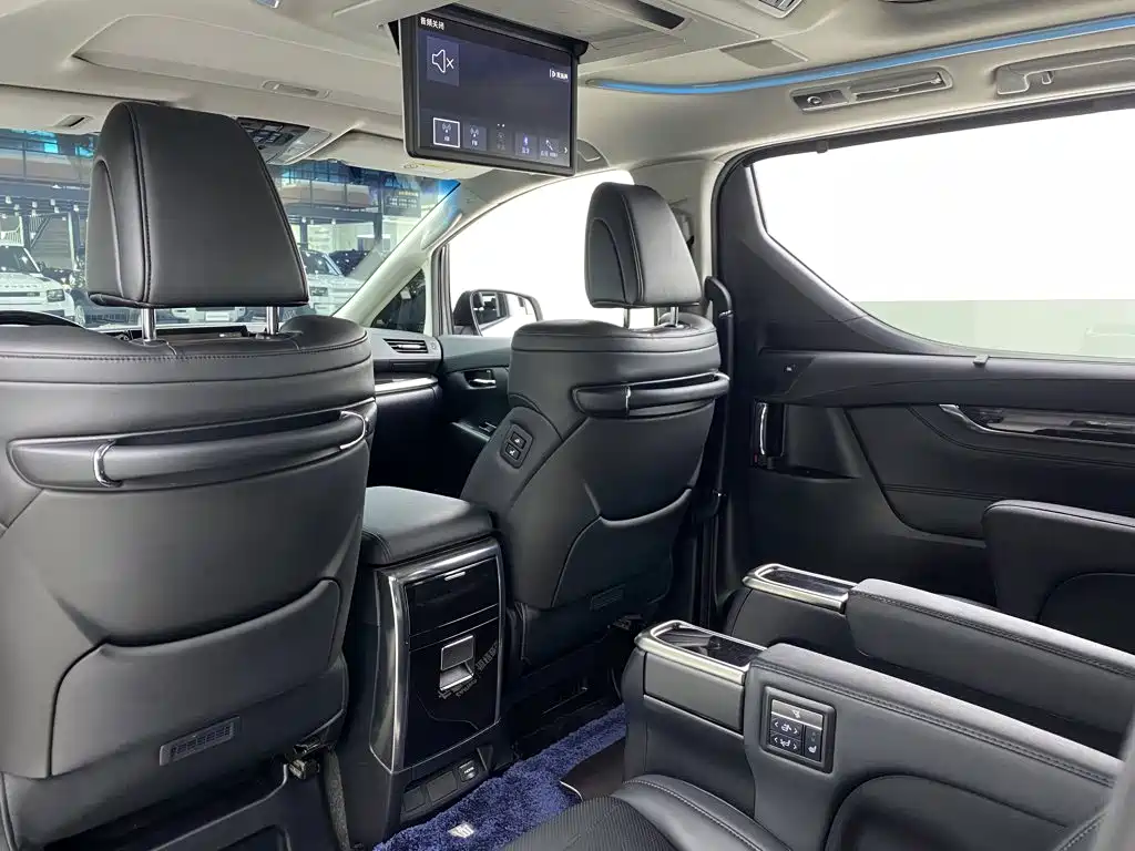 Toyota Vellfire — миниатюра 23