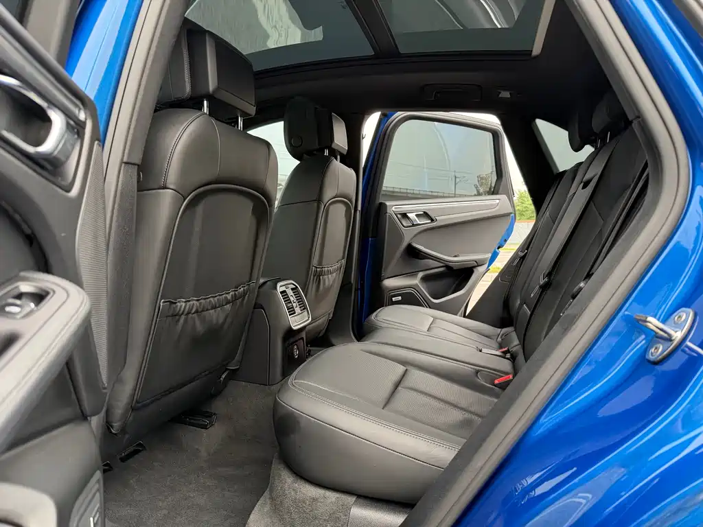 Porsche Macan — миниатюра 11