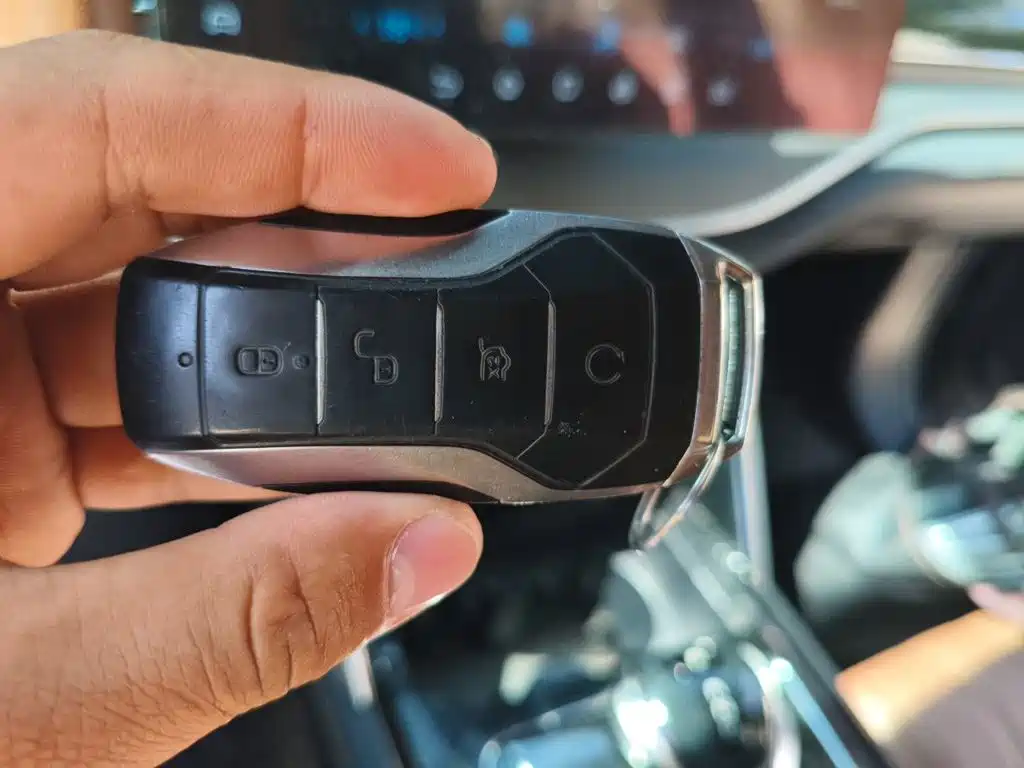 BYD Tang New Energy — миниатюра 9