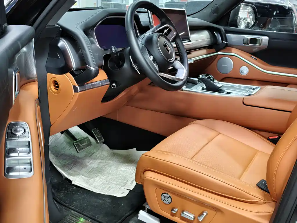 TANK TANK 700 NEW ENERGY