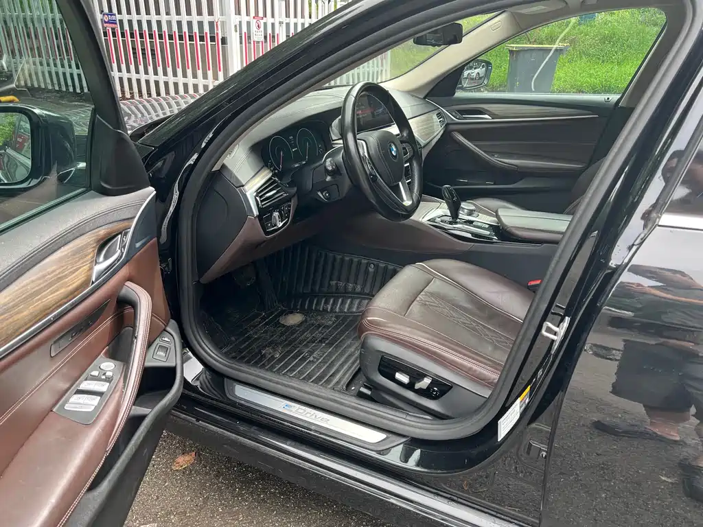 BMW 5 Series New Energy — миниатюра 8