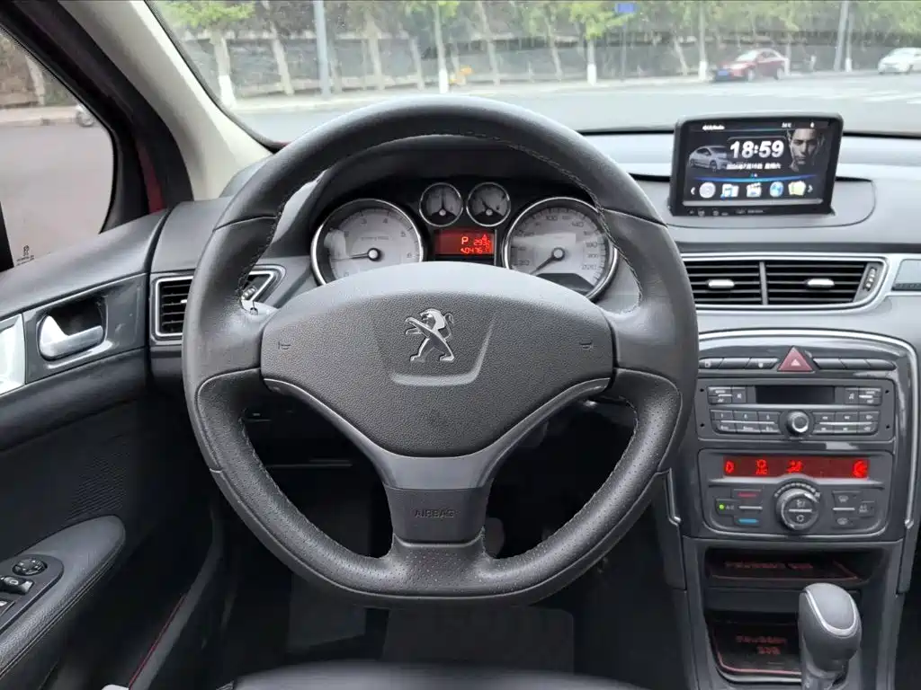 Peugeot 308 — миниатюра 12