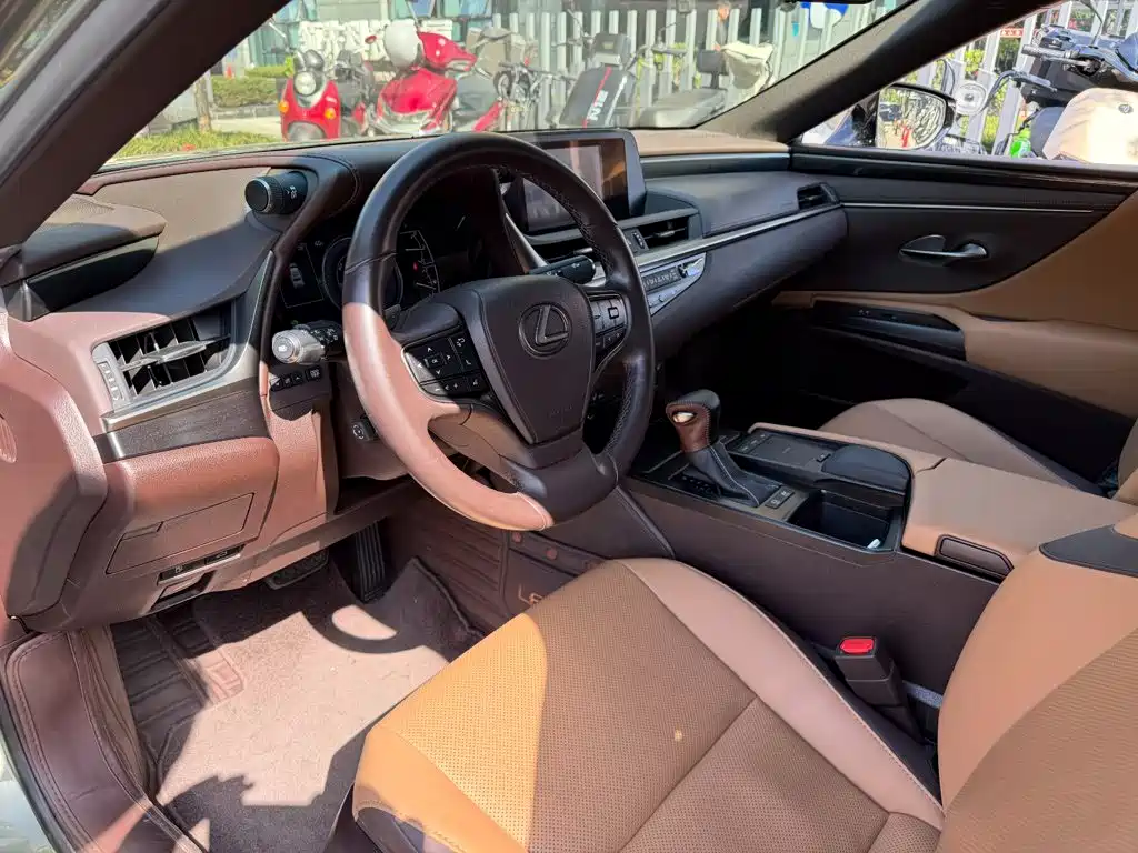 Lexus ES — миниатюра 7
