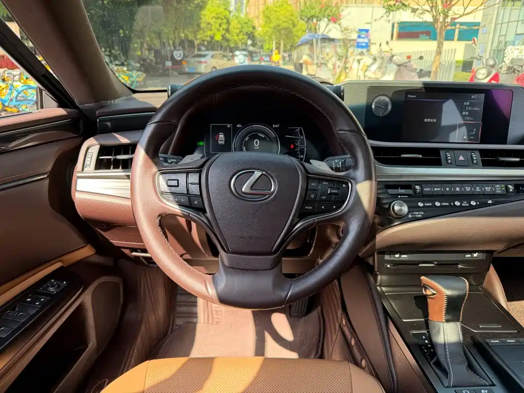 Lexus ES — миниатюра 14