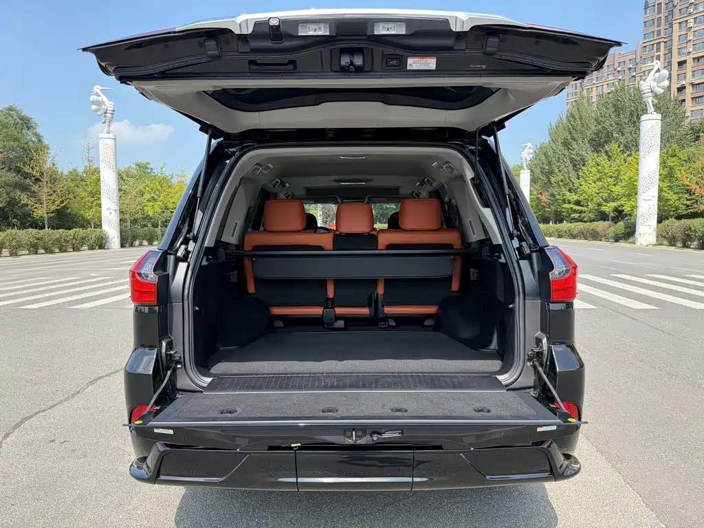 Lexus LX — миниатюра 17