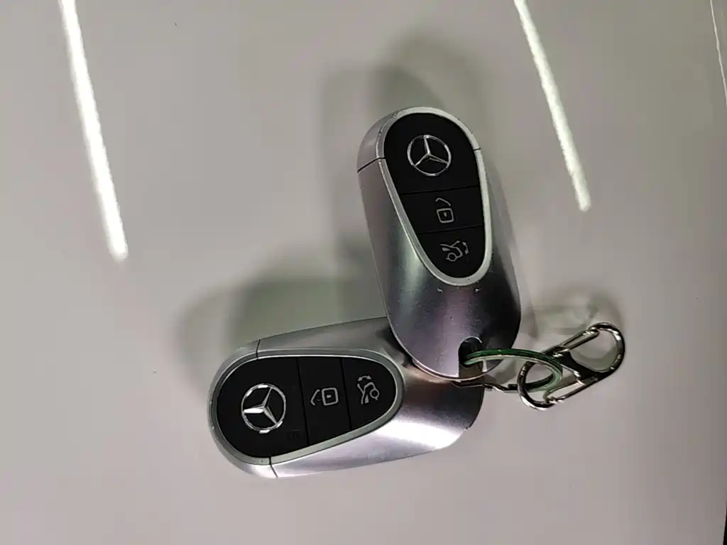 Mercedes-Benz C-Class — миниатюра 9