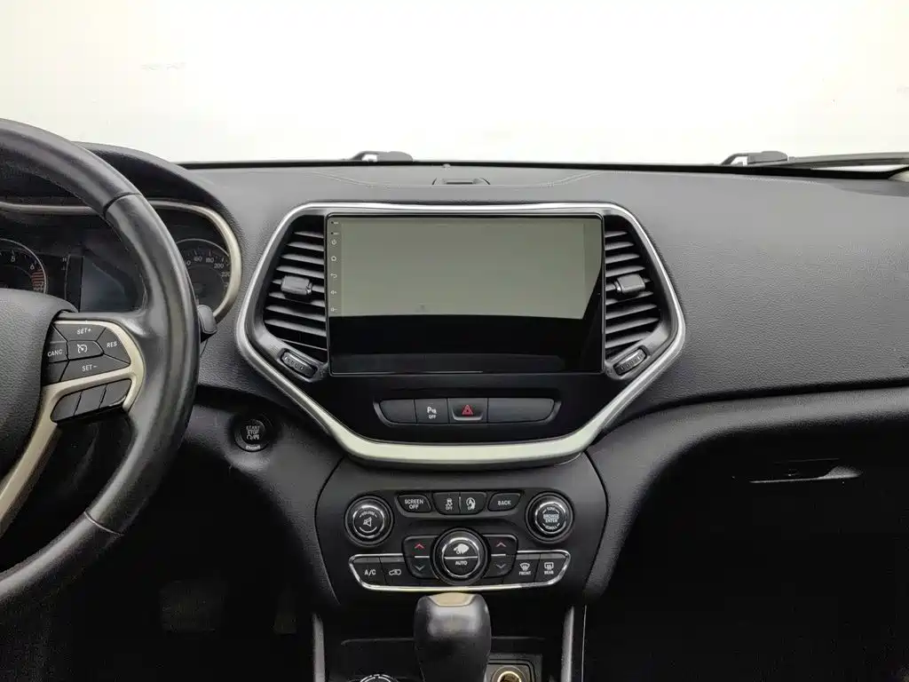 Jeep Cherokee — миниатюра 12