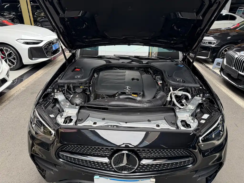 Mercedes-Benz E-Class — миниатюра 31