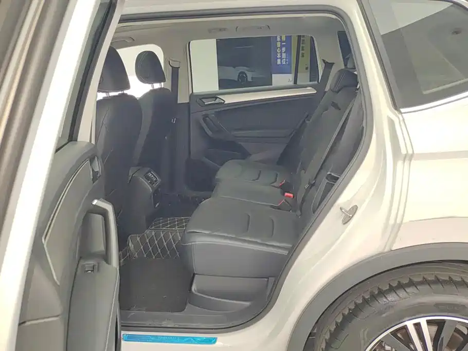 Volkswagen Tiguan L — миниатюра 11