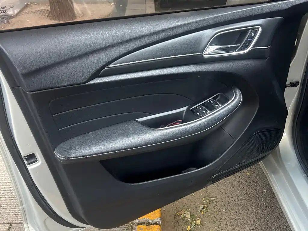Roewe Ei5 — миниатюра 6