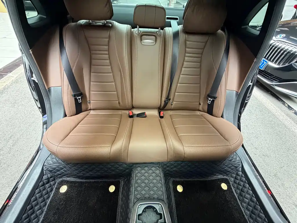 Mercedes-Benz E-Class — миниатюра 22