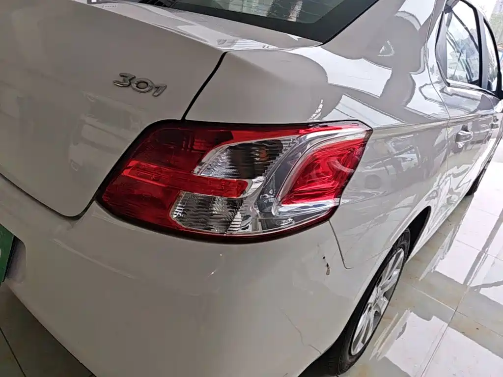 Peugeot 301 — миниатюра 8