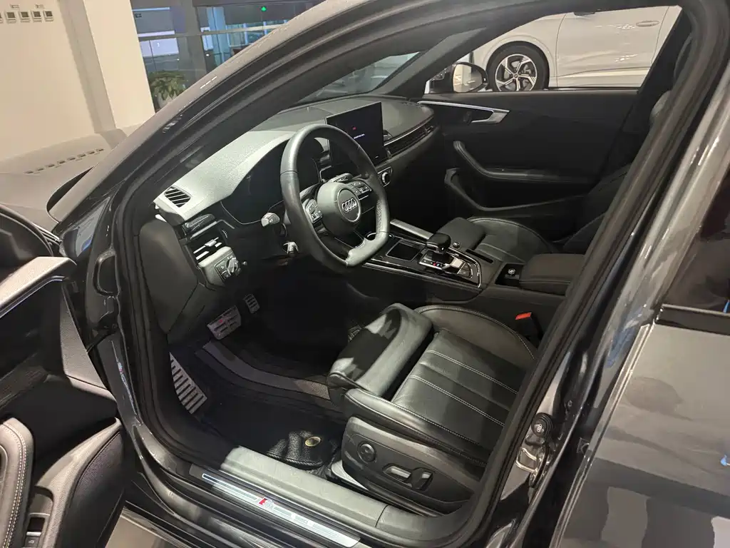 Audi A4L — миниатюра 2