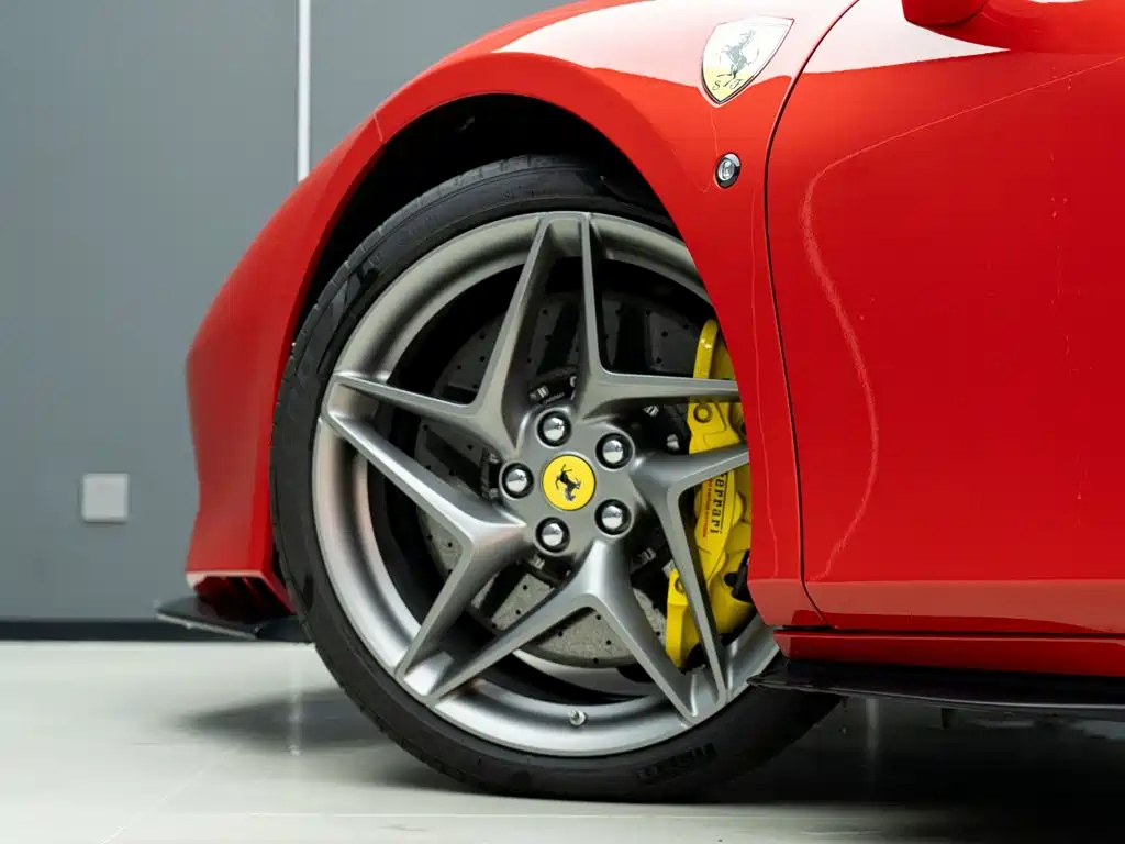 Ferrari F8 — миниатюра 7